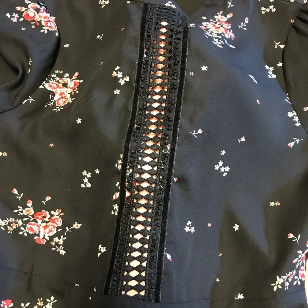 Show Me Your MuMu Lafayette Blouse XS NWT Black Red Cherry Blossom Bell Sleeve